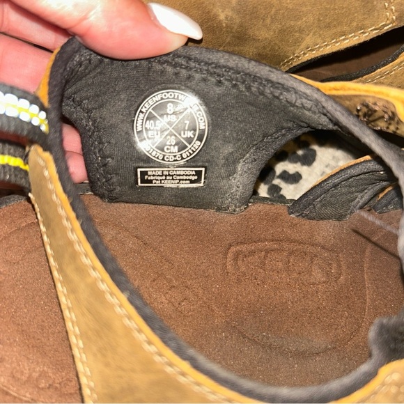 Keen Tan and Black Outdoor Sandals - Picture 8 of 8